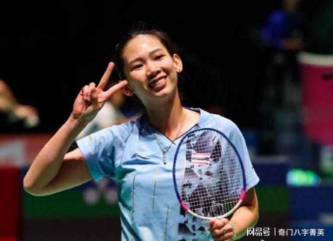 拥抱和合影 拥抱和合影